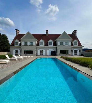 Luxury Villa Pool & Spa
