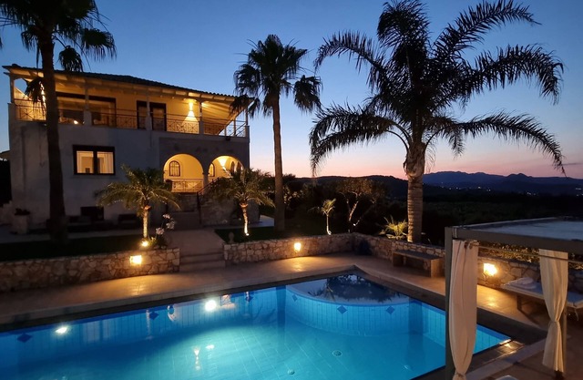 Luxury Villa with pool, located on a prominent hill, a few minutes to the sea.