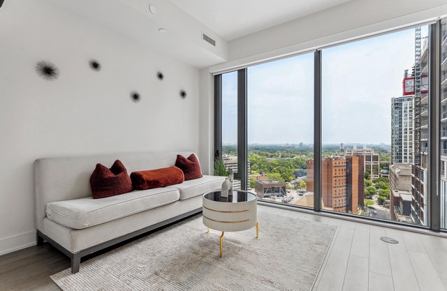 Luxury Yorkville 1.5bed1bath-gym&terrace