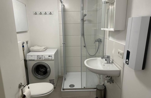 Möblierte Monteurzimmer, Ferienwohnung, Haus, Wohnung für 10 Personen