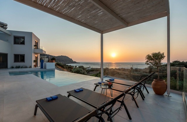 Magnificent Brand New Villa in Sfinari