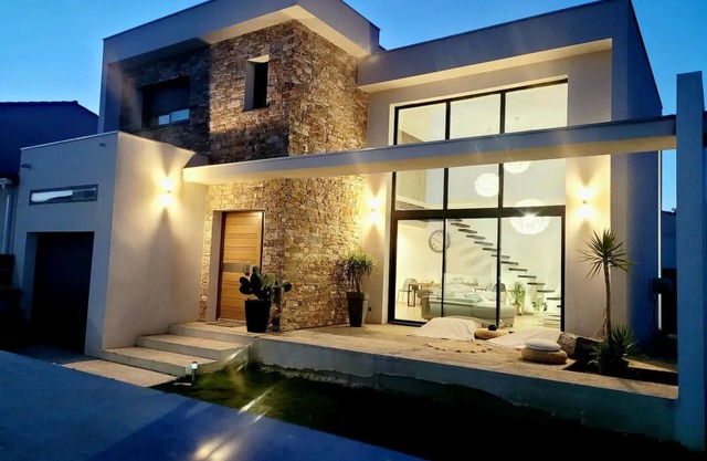 Magnificent Villa between sea and mountain private swimming pool, jacuzzi animals accepted!