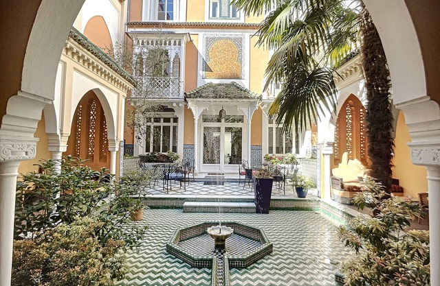 Magnificent Riad with outdoor patio