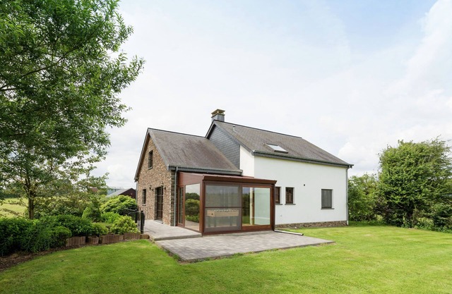 Magnificent Villa in Brisy with Sauna Roofed