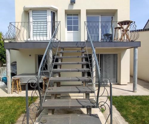 Maison chaleureuse avec parking gratuit sur place