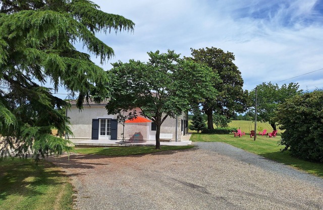 Maison de Campagne Rénovée Dans un Cadre Naturel et Tranquille