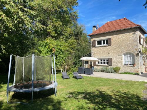 Maison familiale climatisée, jardin cinema et jeux