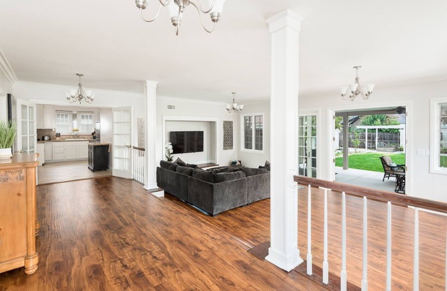 Majestic Family Home*Minutes to Downtown Riverside*Perfect for big groups*Clean