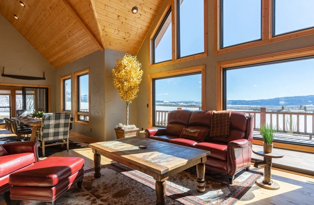 MAJESTIC VIEWS | Family Lodge | Large Deck