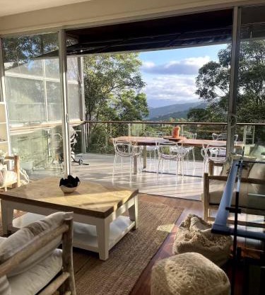 Majestic Views - Stylish Home