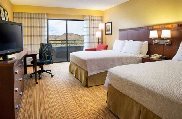 Make Your Trip More Enjoyable! Near Desert Vista Dog Park, Pets are Allowed