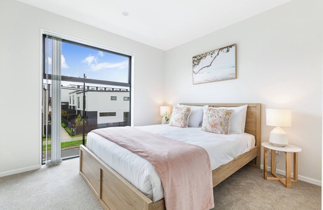 Māngere Bridge Retreat – Just 10 Minutes to the Airport!