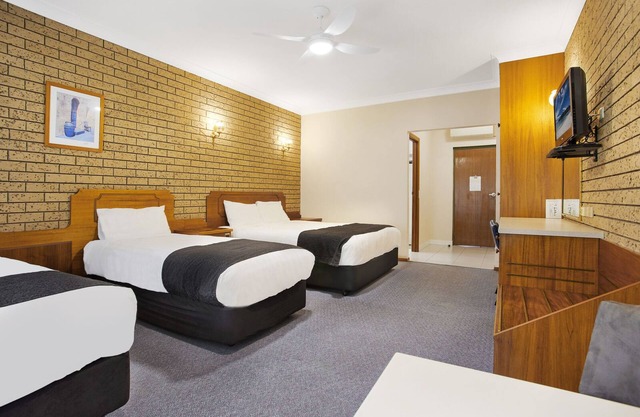 Manifold Motor Inn
