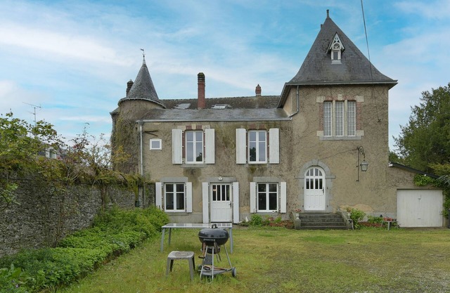 MANOIR DE LA VALETTE - 8 personnes
