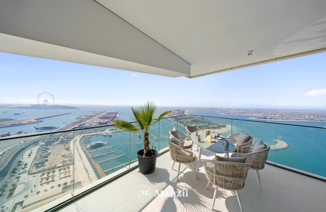 Manzil - Ultra Lux 3BR with Palm Jumeirah and Sea View in Beach Vista Tower, Near Dubai Harbour