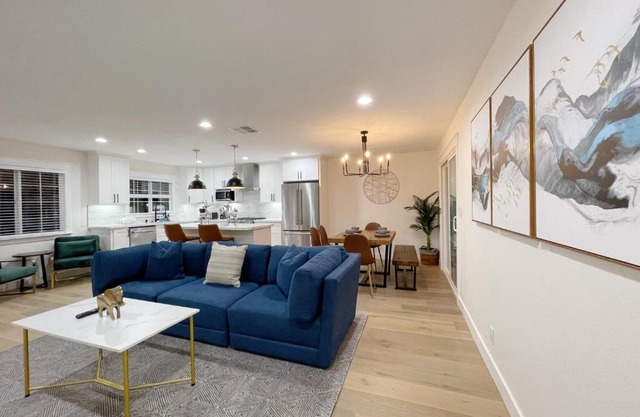 @ Marbella Lane – Contemporary Sophisticated Home