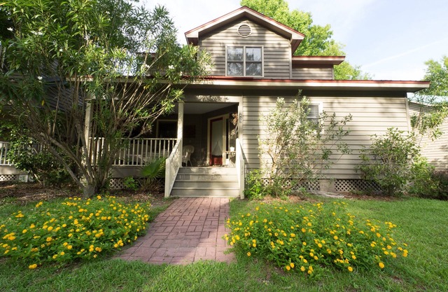 Marsh-front Cottage where the Broad River begins - with a magnificent view!