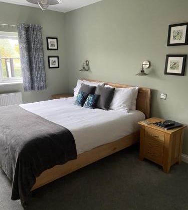 Marshpools Bed & Breakfast - Licensed near Weobley village