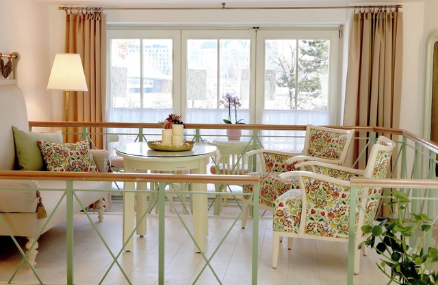 Marvelosa Apartment - Beautiful & Central, next to Chain Bridge, by the river