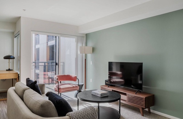 Marvelous U-District Studio w/Laundry, nr Shops & Parks, by Blueground