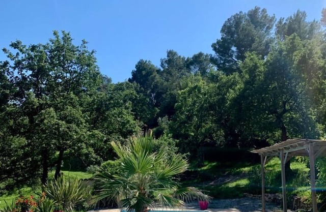 Mas with pool of 10 000 m2 in the heart of the Haut Var