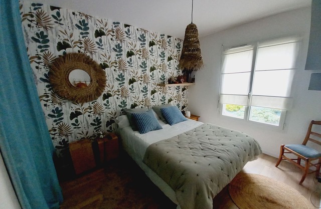 Master bedroom Riom Chatel G