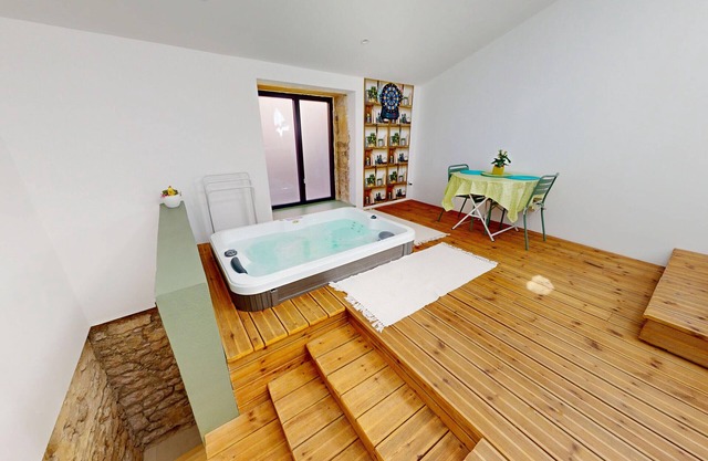 Master house in Poussan - 6 pers, spa and old charm