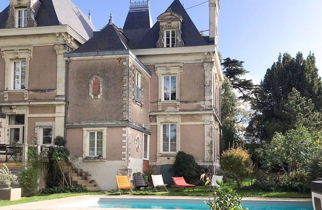 Master's House with Pool in Anjou's Wine Route