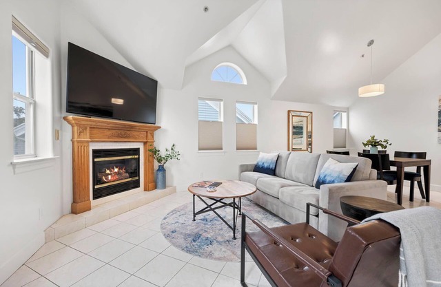 Mavericks Penthouse – Downtown Luxury on Main Street, Half Moon Bay