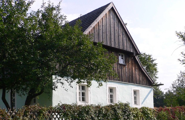 Maximum deceleration, detached house on a large plot