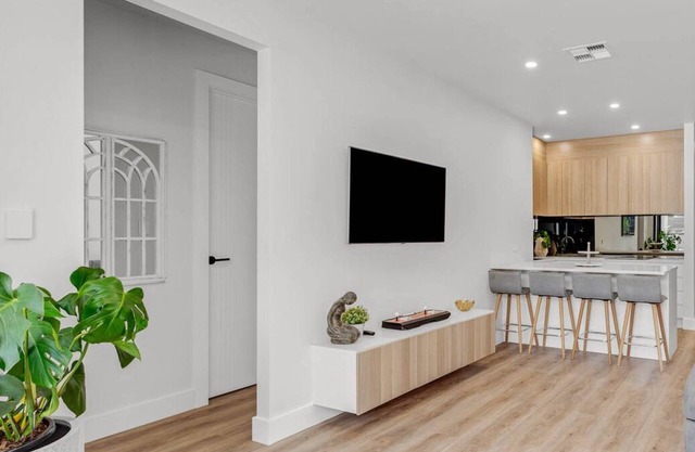 McCracken new boutique, 2 bed apartment, enchanted retreat, on golf Course
