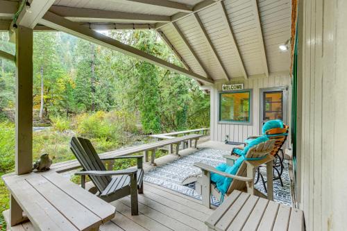 McKenzie Bridge Cabin River and Hiking Access!
