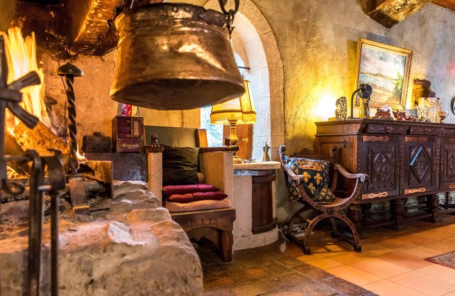 Medieval cardinal suite