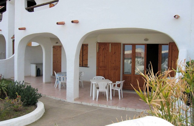 Mediterranean vacation apartment with 3 bedrooms and 8 beds by the sea