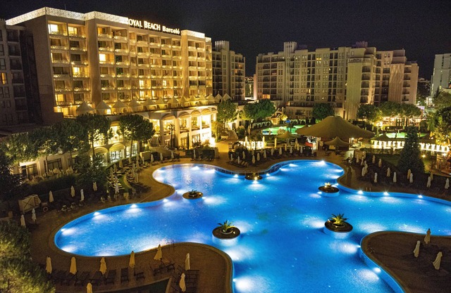 MENADA * Royal Beach * Apartment with Pool view
