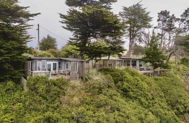 Mendocino Coast Cliffside Cottage - Sea Cloud