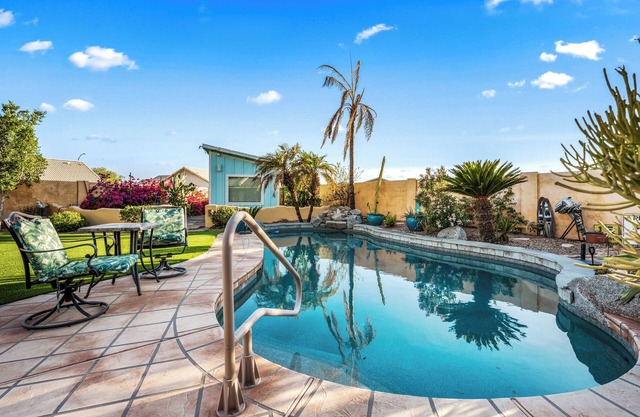 Mesa Desert Oasis Pool Grill