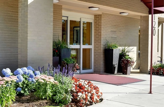 Michigan Retreat, Free Breakfast! Proximity to Troy Historic Village!