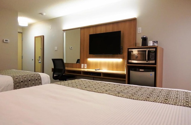 Microtel Casselman