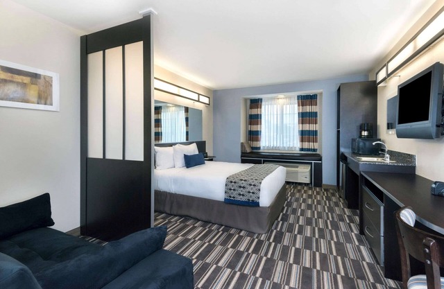 Microtel Inn & Suites by Wyndham Baton Rouge Airport