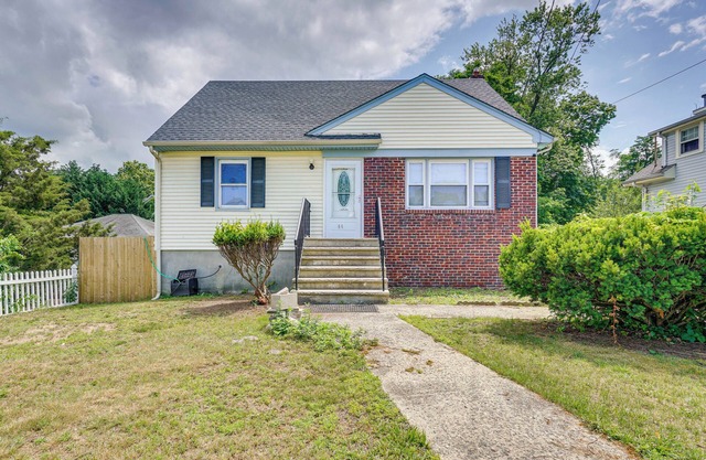 Middletown Township Home, Close to Beaches!