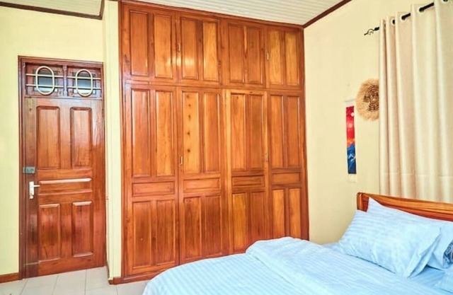 Minzi Homes: Sunset View Spot-two bedroom aptmt