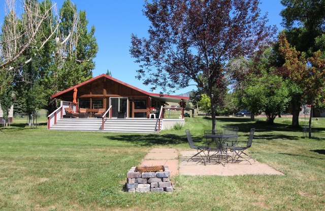 Missouri River Getaway- Riverfront