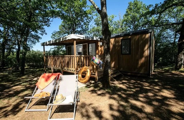 Mobil-home Privilege Saint Cirq Lapopie (2 Bedrooms) - TV 6 Personen
