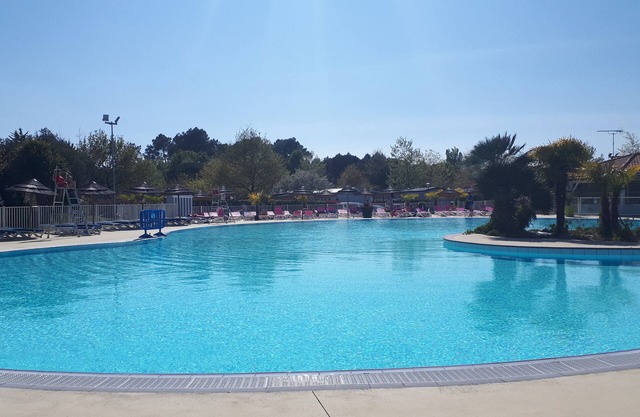 Mobile home, 4*, 3 pools, beach, 40 m2, 24 m2 covered terrace, air-conditioned