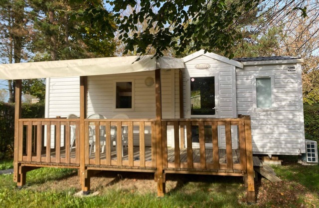 Mobile home 6 persons.