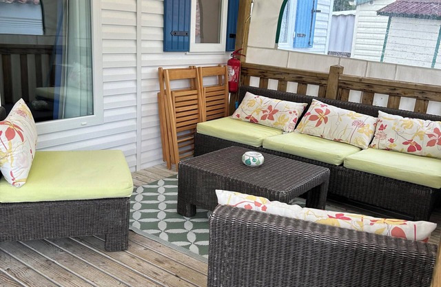Mobile home for rent 3-star campsite 5 minutes from a pond in Thiviers