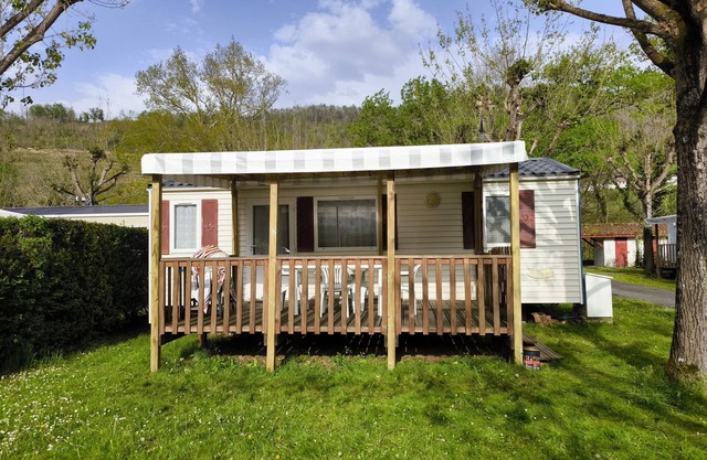Mobile Home 'Mobile-home Camping De La Truite' with Mountain View, Private Terrace and Wi-Fi