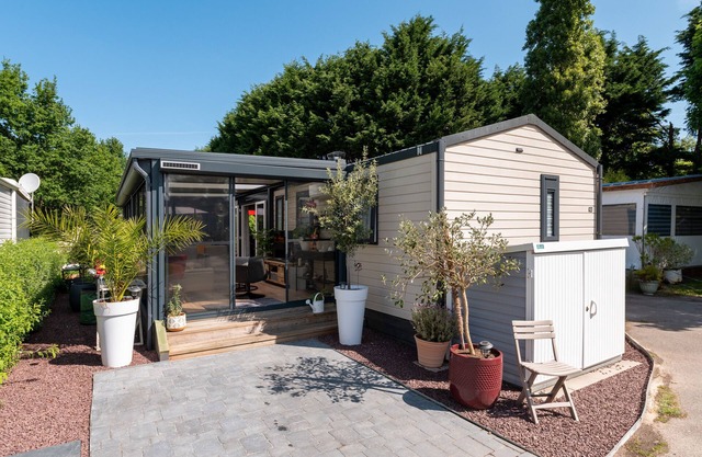 Mobile Home 'Premium' with Shared Pool, Wi-Fi and Air Conditioning