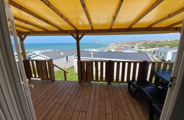 Mobile home sea view high up on the Opal Coast